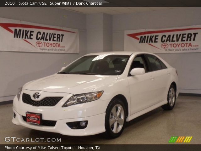 2010 Toyota Camry SE in Super White