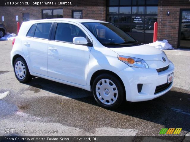 2010 Scion xD  in Super White