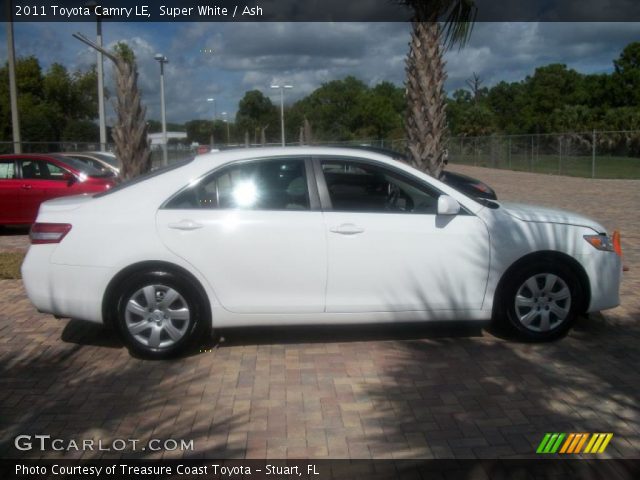 2011 Toyota Camry LE in Super White