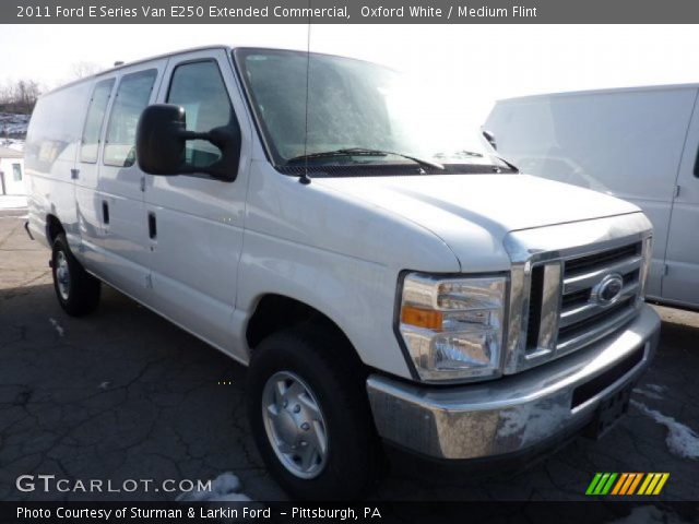 2011 Ford E Series Van E250 Extended Commercial in Oxford White