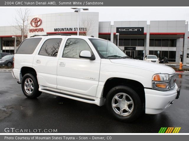 2004 GMC Yukon Denali AWD in Summit White