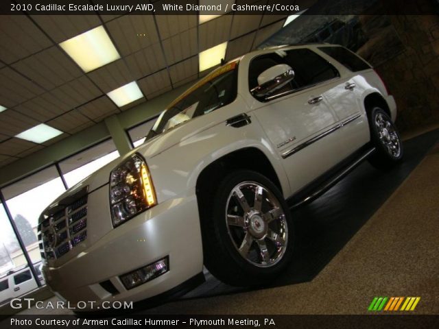 2010 Cadillac Escalade Luxury AWD in White Diamond
