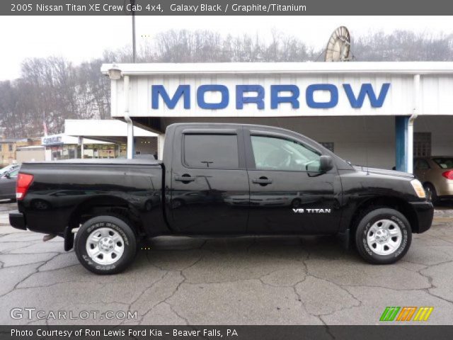 2005 Nissan Titan XE Crew Cab 4x4 in Galaxy Black