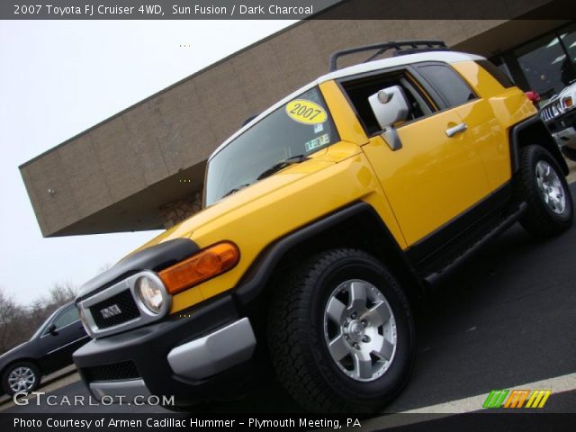 2007 Toyota FJ Cruiser 4WD in Sun Fusion