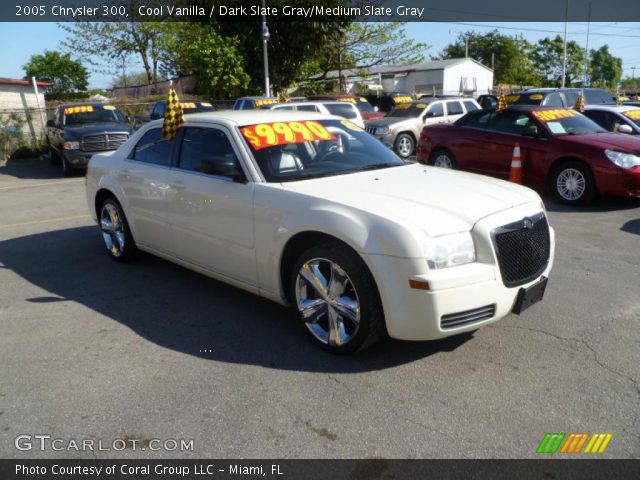 2005 Chrysler 300  in Cool Vanilla