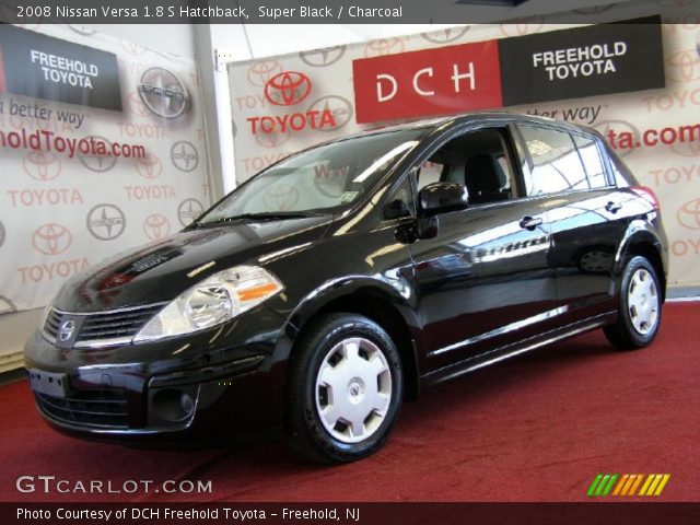 2008 Nissan versa hatchback black