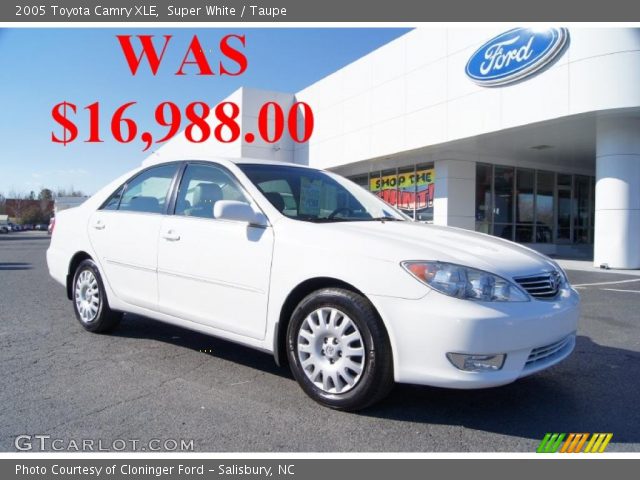 2005 Toyota Camry XLE in Super White