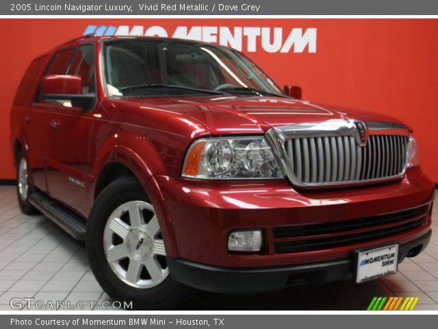 2005 Lincoln Navigator Luxury in Vivid Red Metallic