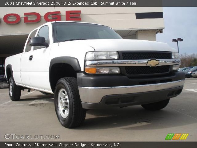 2001 Chevrolet Silverado 2500HD LS Extended Cab in Summit White