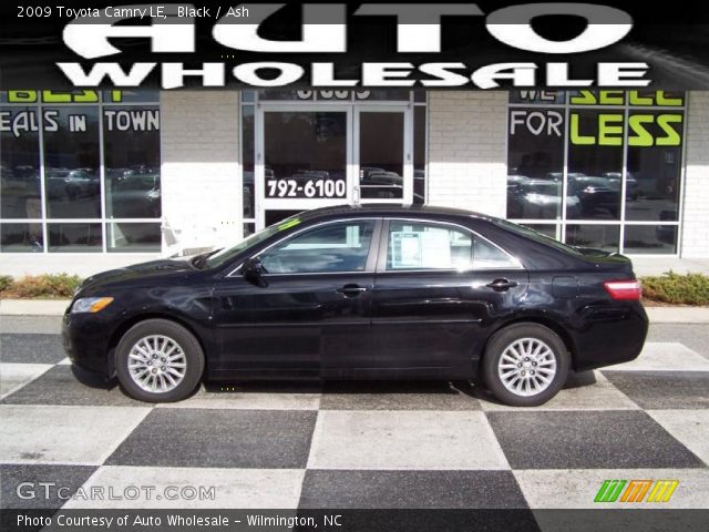 2009 Toyota Camry LE in Black