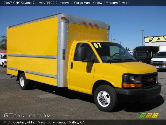 2007 GMC Savana Cutaway 3500 Commercial Cargo Van in Yellow