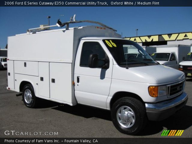 2006 Ford E Series Cutaway E350 Commercial Utility Truck in Oxford White