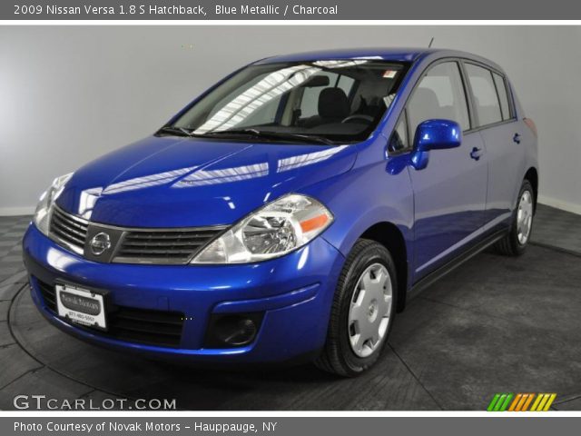 2009 Nissan Versa 1.8 S Hatchback in Blue Metallic