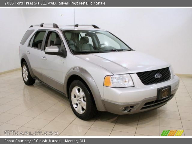2005 Ford Freestyle SEL AWD in Silver Frost Metallic