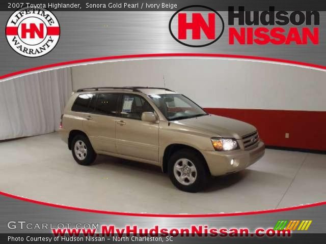 2007 Toyota Highlander  in Sonora Gold Pearl