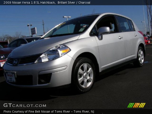 2009 Nissan Versa 1.8 SL Hatchback in Brillant Silver