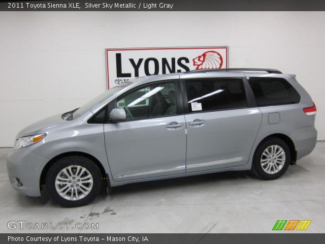 2011 Toyota Sienna XLE in Silver Sky Metallic