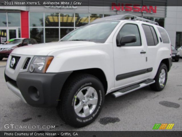 2011 Nissan Xterra S in Avalanche White