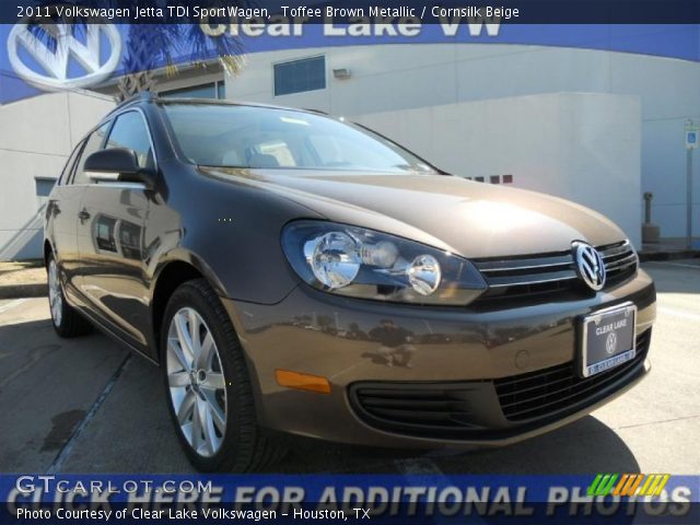 2011 Volkswagen Jetta TDI SportWagen in Toffee Brown Metallic