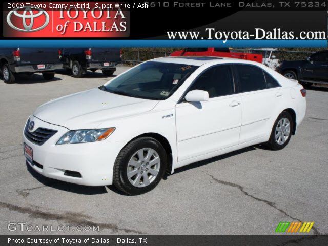 2009 Toyota Camry Hybrid in Super White