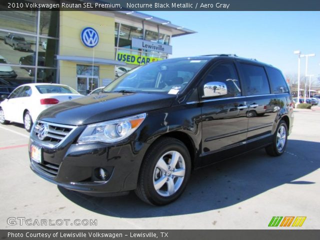 2010 Volkswagen Routan SEL Premium in Nocturne Black Metallic