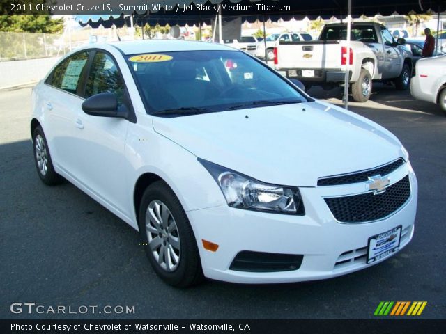 2011 Chevrolet Cruze LS in Summit White