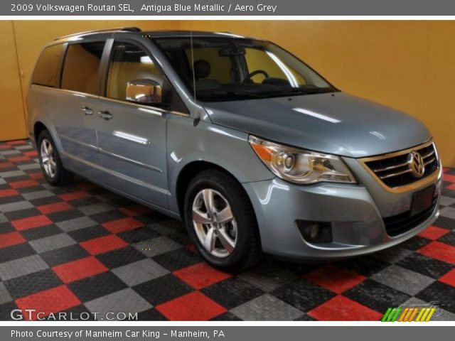 2009 Volkswagen Routan SEL in Antigua Blue Metallic