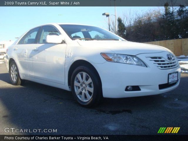2009 Toyota Camry XLE in Super White
