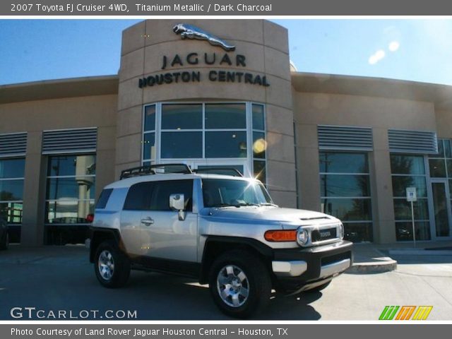 2007 Toyota FJ Cruiser 4WD in Titanium Metallic
