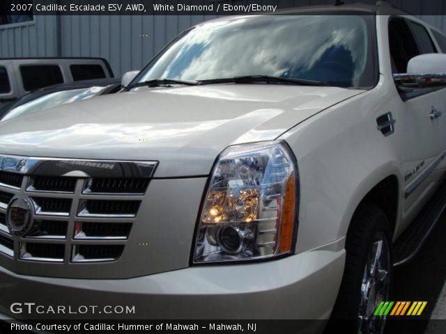 2007 Cadillac Escalade ESV AWD in White Diamond