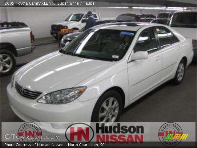 2005 Toyota Camry XLE V6 in Super White