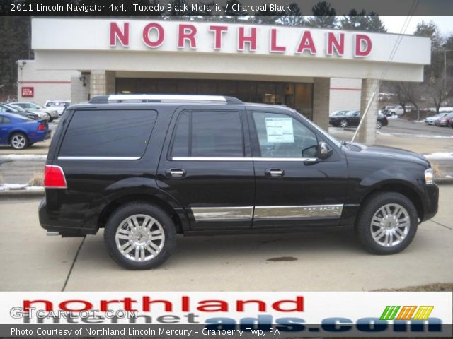 2011 Lincoln Navigator 4x4 in Tuxedo Black Metallic