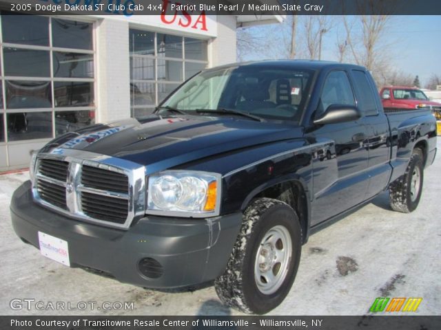 2005 Dodge Dakota ST Club Cab 4x4 in Patriot Blue Pearl