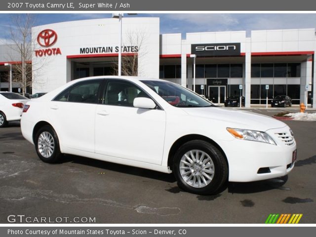 2007 Toyota Camry LE in Super White