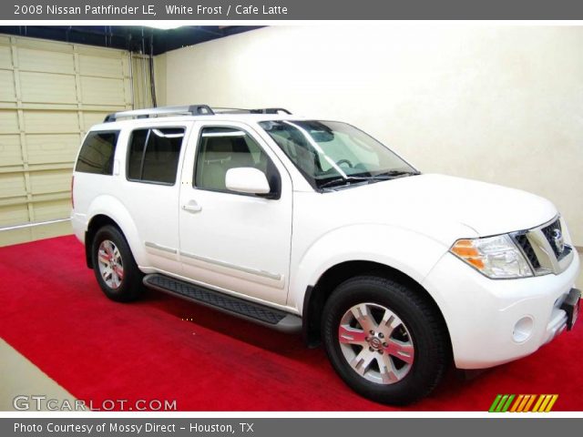 2008 Nissan Pathfinder LE in White Frost