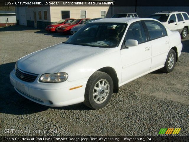 1997 Chevrolet Malibu LS Sedan in Bright White