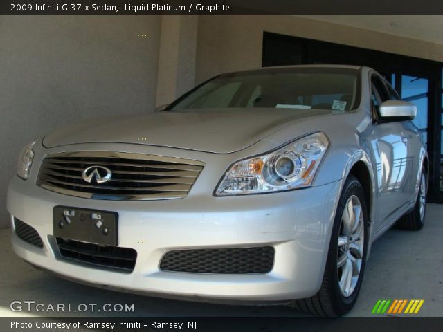 2009 Infiniti G 37 x Sedan in Liquid Platinum