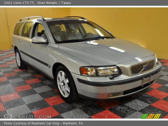 2001 Volvo V70 T5 in Silver Metallic