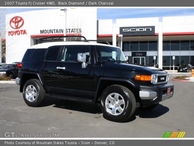 2007 Toyota FJ Cruiser 4WD in Black Diamond