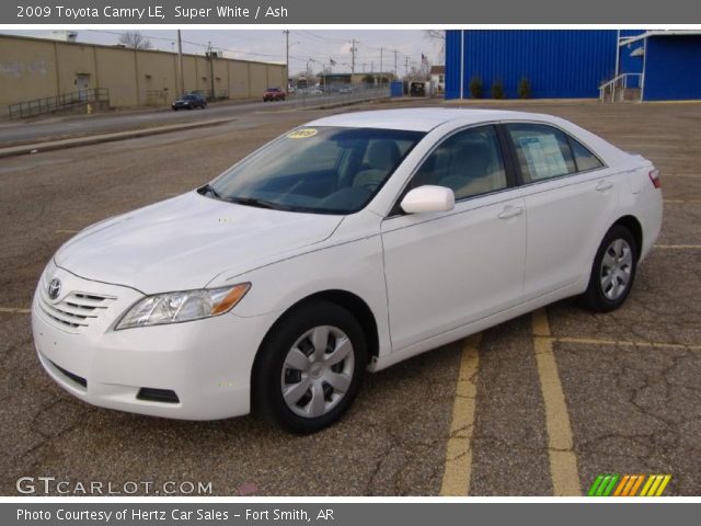 2009 Toyota Camry LE in Super White