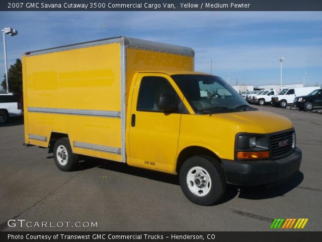 2007 GMC Savana Cutaway 3500 Commercial Cargo Van in Yellow