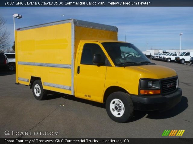 2007 GMC Savana Cutaway 3500 Commercial Cargo Van in Yellow