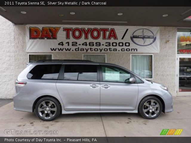 2011 Toyota Sienna SE in Silver Sky Metallic