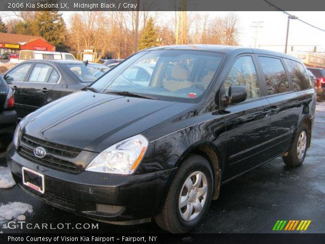 2006 Kia Sedona LX in Midnight Black