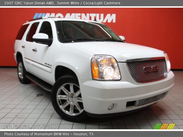 2007 GMC Yukon Denali AWD in Summit White