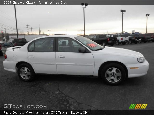 2005 Chevrolet Classic  in Summit White