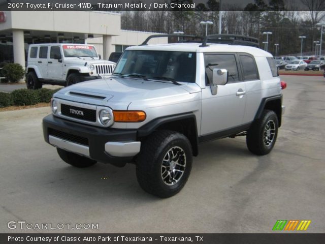 2007 Toyota FJ Cruiser 4WD in Titanium Metallic