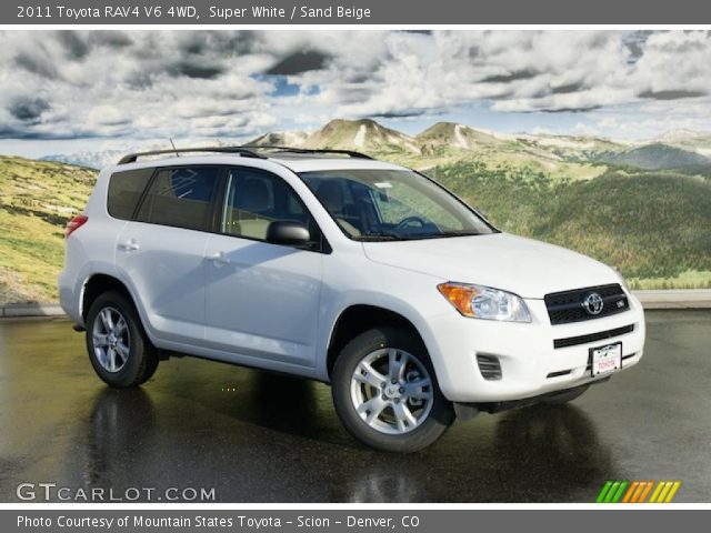 2011 Toyota RAV4 V6 4WD in Super White