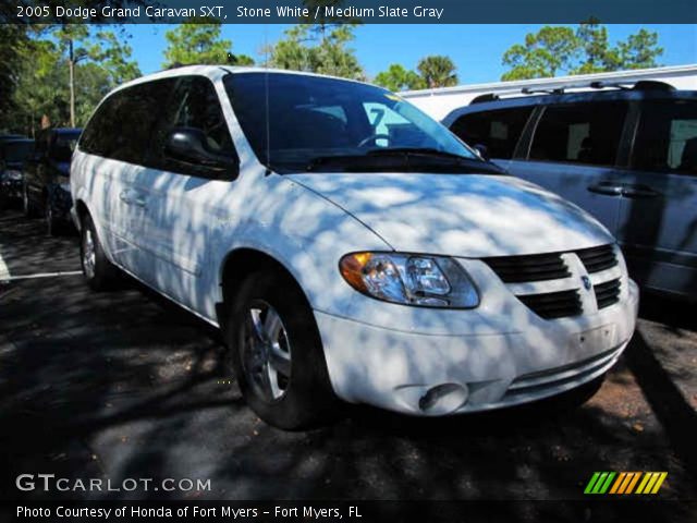 2005 Dodge Grand Caravan SXT in Stone White
