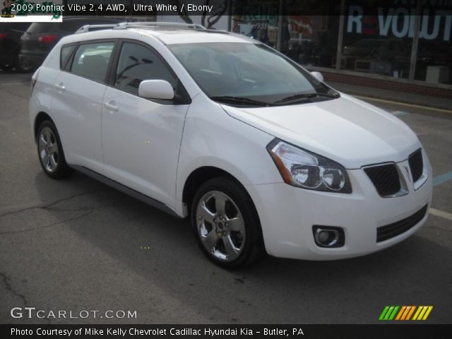 2009 Pontiac Vibe 2.4 AWD in Ultra White